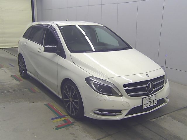 80017 MERCEDES BENZ B CLASS 246242 2014 г. (Honda Kansai)